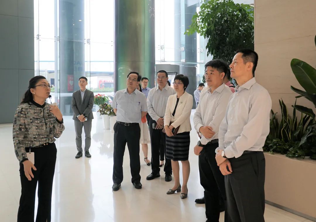 上海市委常委、副市長吳清一行蒞臨華勤技術(shù)調(diào)研指導(dǎo)